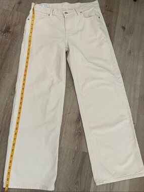 GAP Off-White Straight Hem Pant